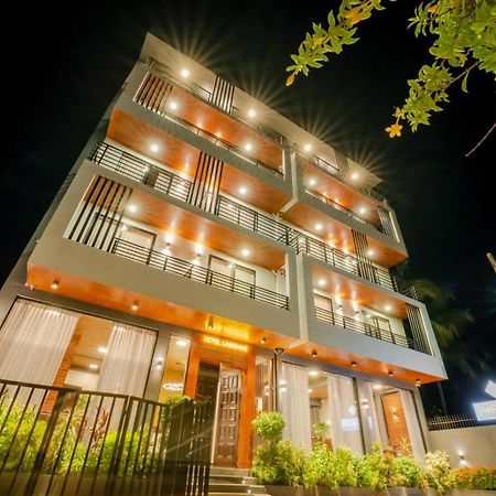 Limeshine - Airport Transit Hotels & Residences Katunayake Exterior photo