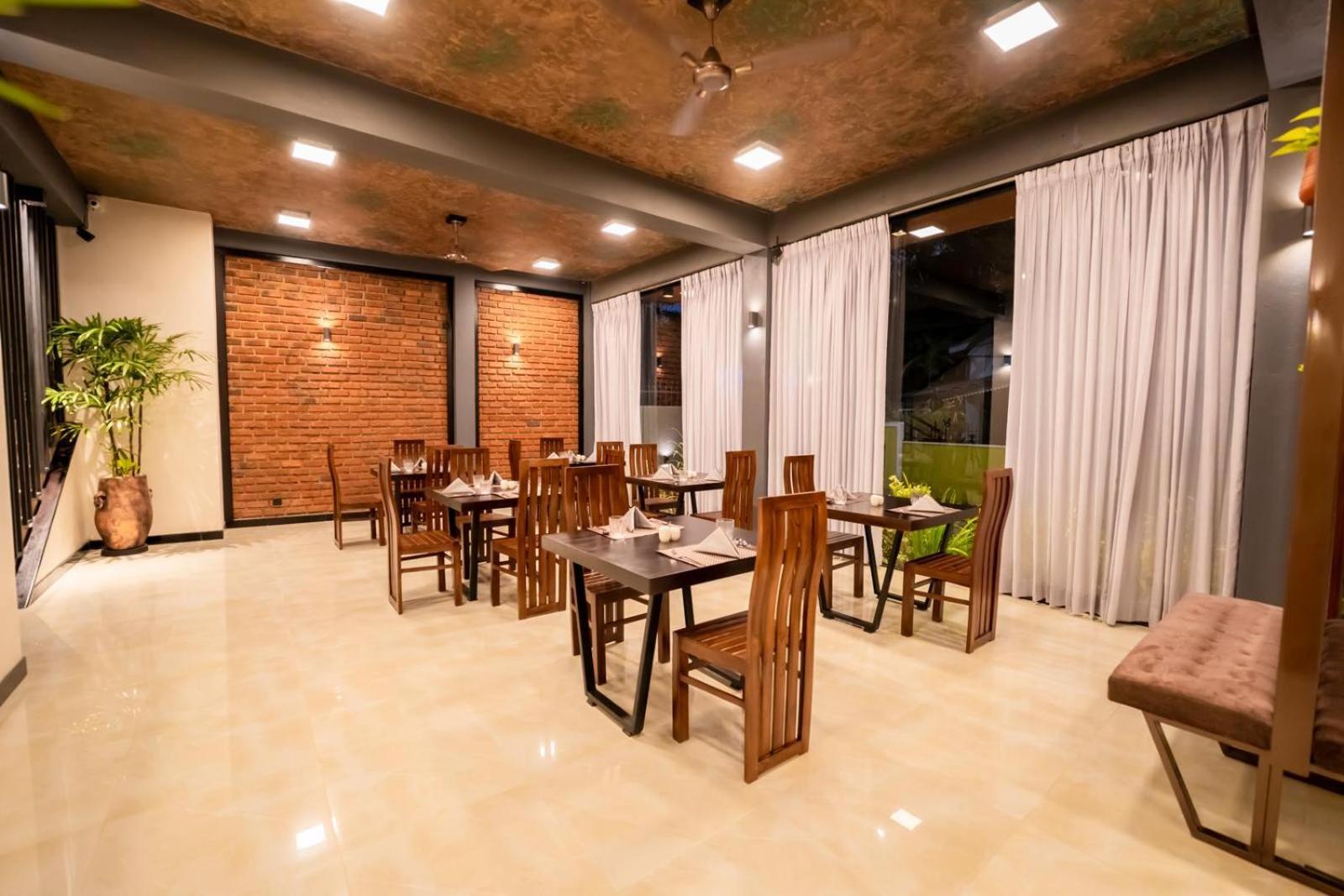 Limeshine - Airport Transit Hotels & Residences Katunayake Exterior photo
