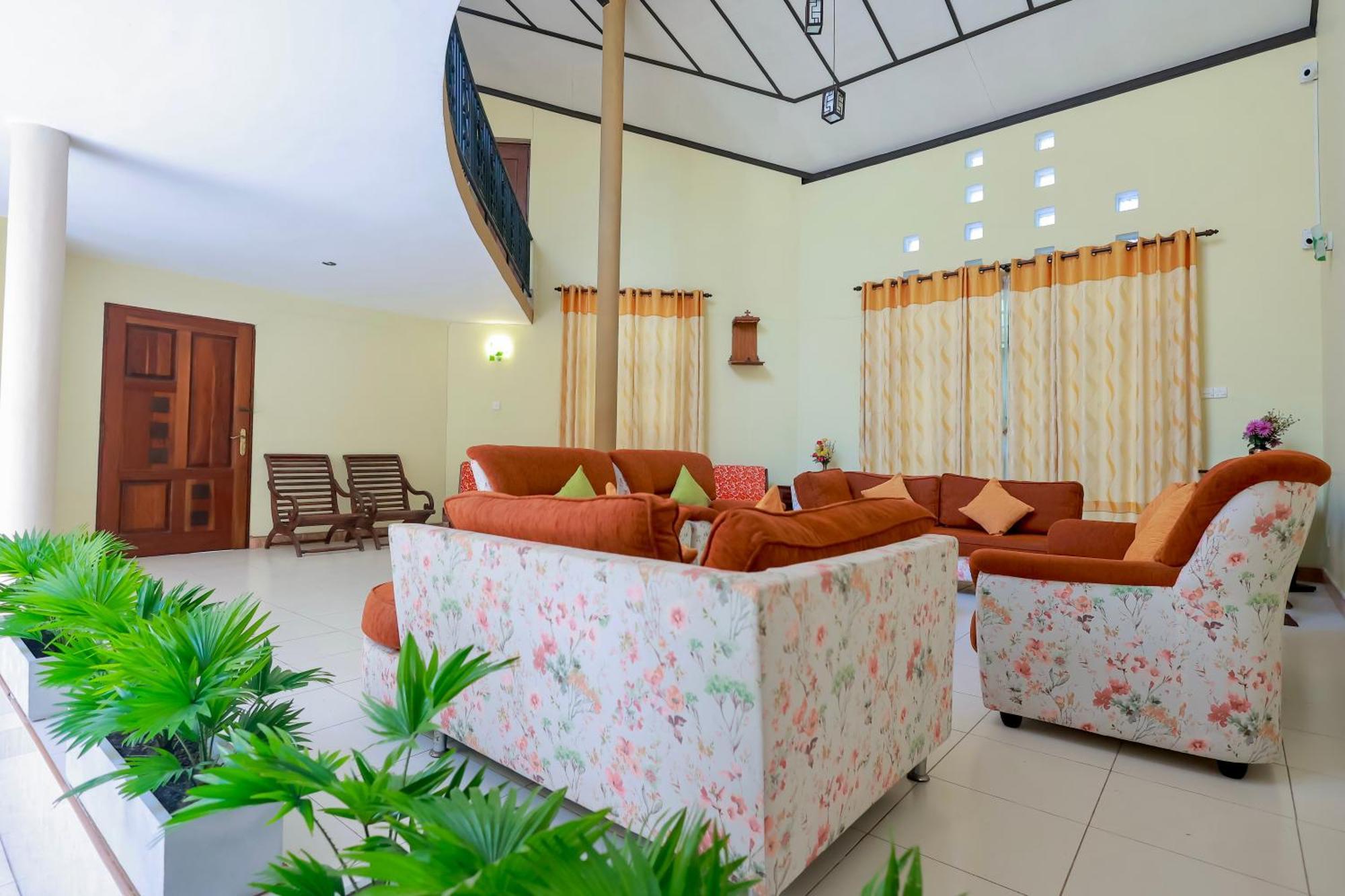 Limeshine - Airport Transit Hotels & Residences Katunayake Exterior photo